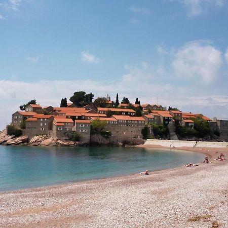 Lovely Apartment Sveti Stefan Bagian luar foto