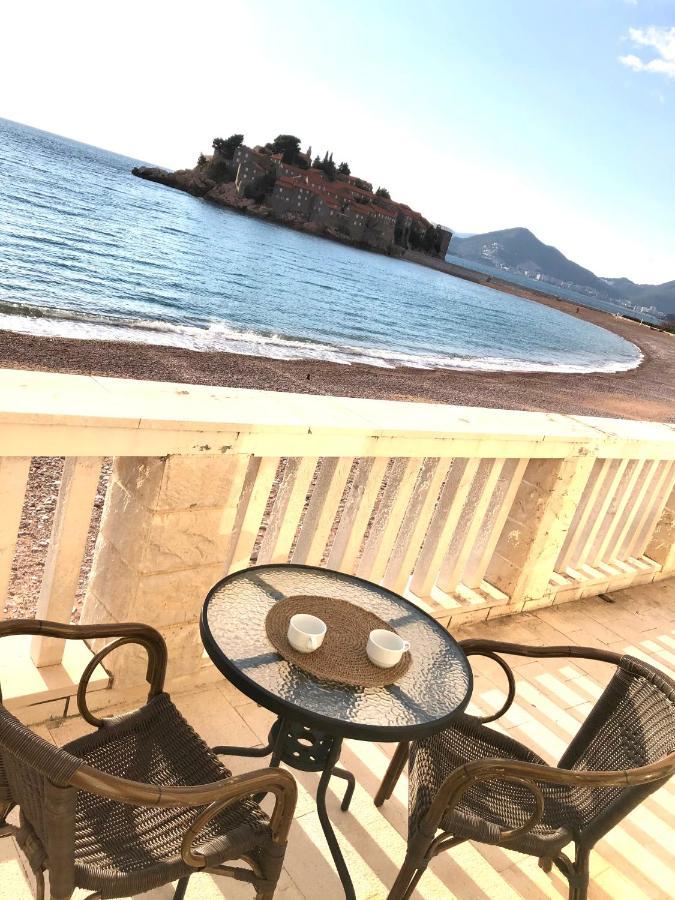 Lovely Apartment Sveti Stefan Bagian luar foto