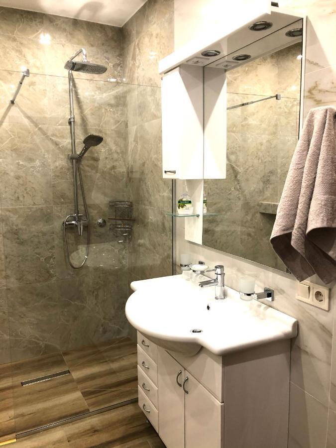 Lovely Apartment Sveti Stefan Bagian luar foto