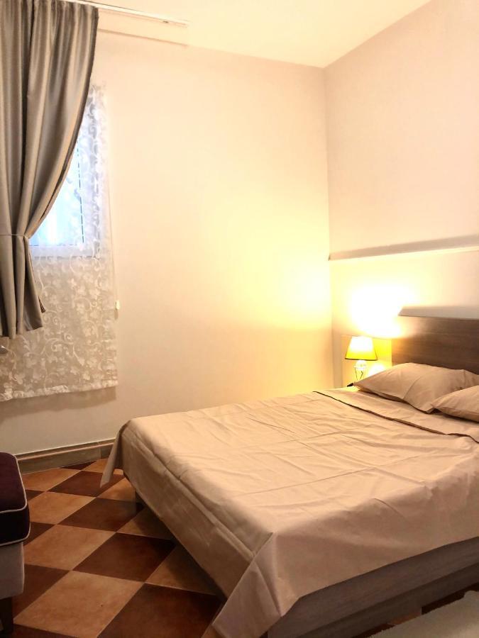 Lovely Apartment Sveti Stefan Bagian luar foto